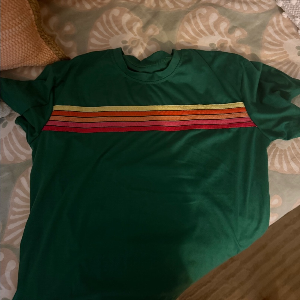 Women's retro crew neck